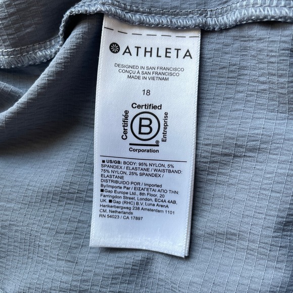 Athleta Women's Gray Lightweight Travel Shorts Pockets Size 18 (37" Waist) - Picture 3 of 6